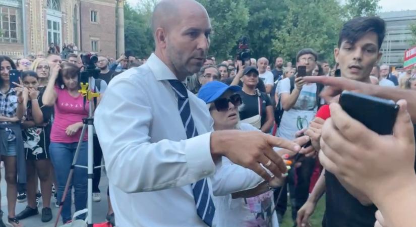 Váratlan ellenfelet kapott Magyar Péter