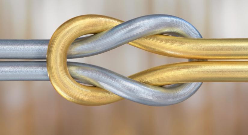 Történelmi vágta után sosem látott zuhanás: padlóra került az arany és az ezüst