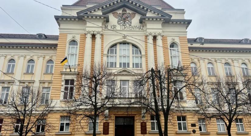 Ismét bombariadó van a Rákóczi Egyetemen