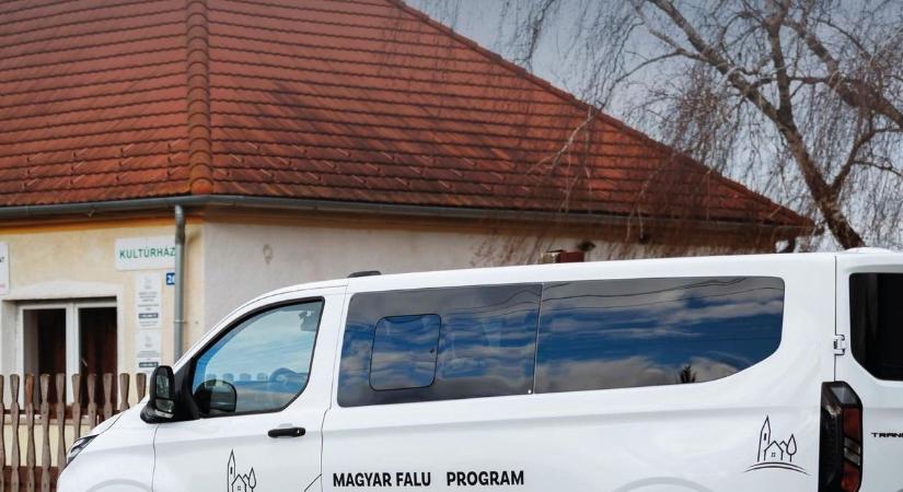 Új falugondnoki busz segíti a mindennapokat Pusztamiskén