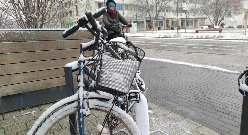 Visszakacsintott a hó reggelre Vásárhelyre