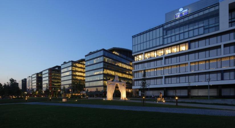 Duna-parti irodaházat adott el, lassanként távozik Magyarországról a fejlesztő