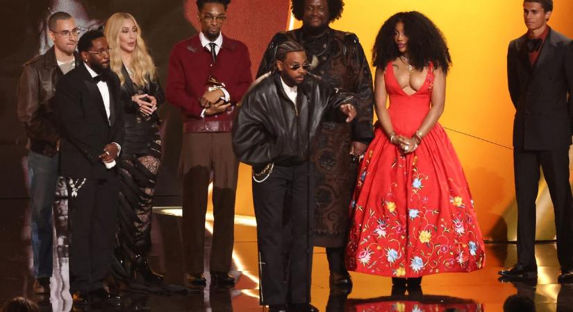 Kendrick Lamar rekordot döntött, Bad Bunnyé az év albuma – itt vannak a 2026-os Grammy nyertesei