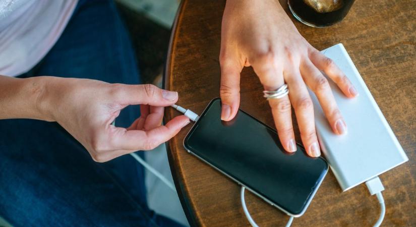 Így tesszük tönkre a telefon akkumulátorát – ezek a leggyakoribb hibák töltés közben