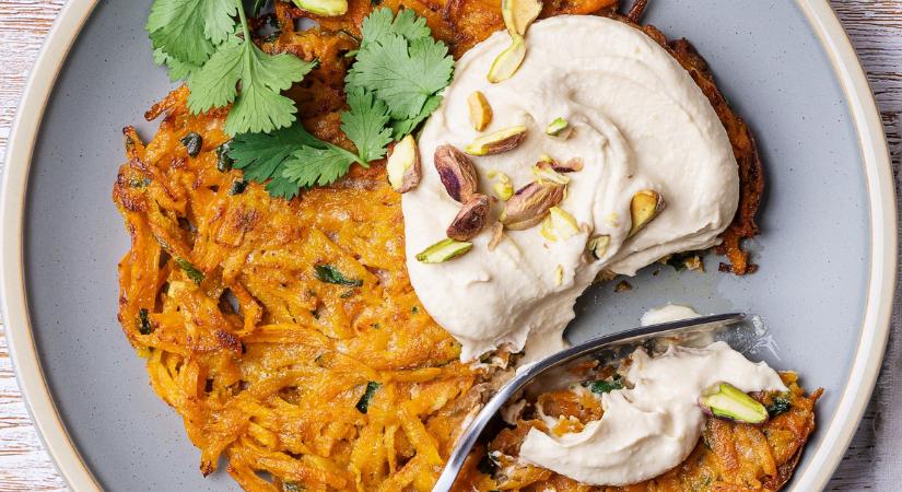 Ropogósra sült édesburgonyás tócsni: köret és önálló fogás is lehet