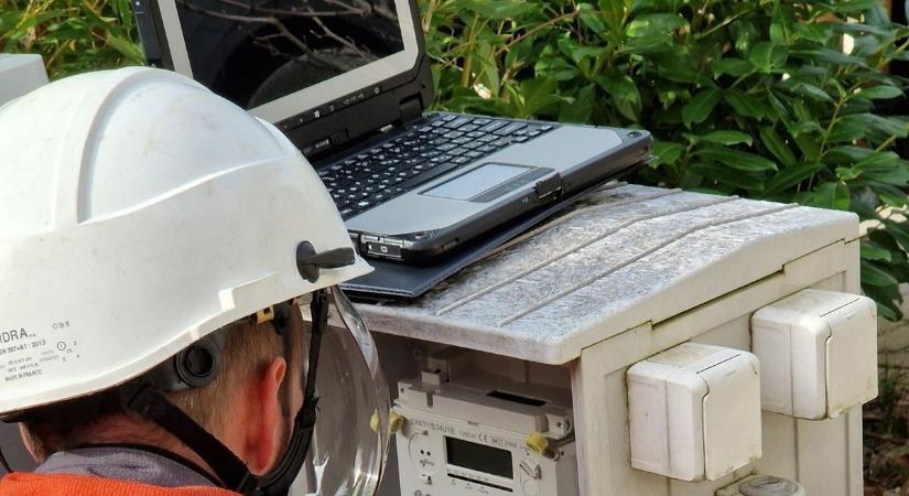 Brutális összegbe kerül az új villanyóra bekötése, százezrekben gondolkodjon
