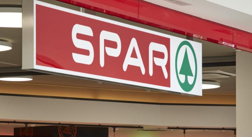 Kormányzati különadókra hivatkozva zár be az oroszlányi SPAR, a fideszes országgyűlési képviselő mostantól nem jár a multihoz vásárolni
