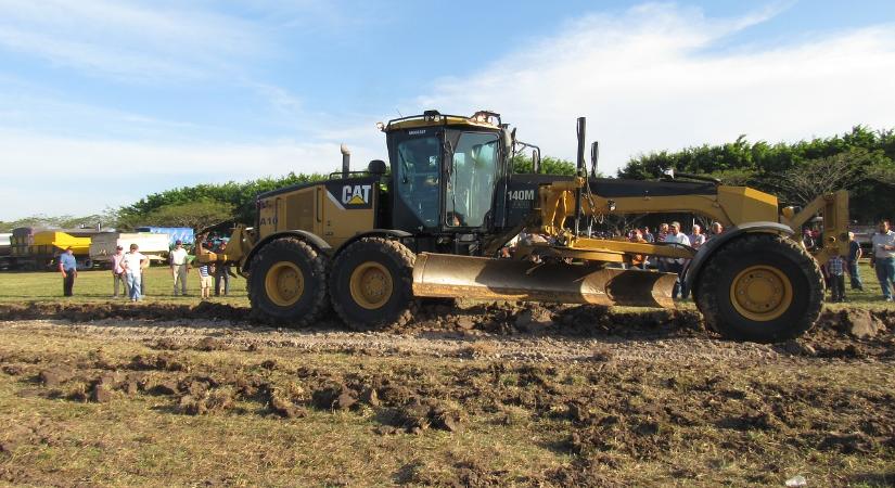 Nyomozás indult a külterületi utak 2016-os karbantartása miatt a városházán