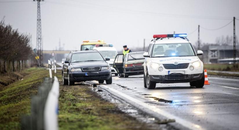 Szörnyű hétindítás: baleset történt a forgalmas körforgalomnál