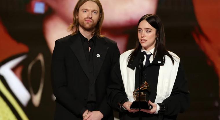 Billie Eilish elküldte a bús p*csába az ICE-t a Grammy-gálán