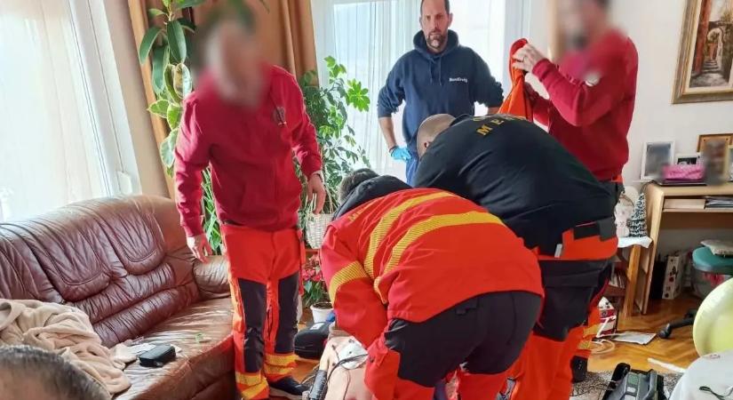 Élet-halál harc egy betörés után – a rendőrök mentették meg a bácsit