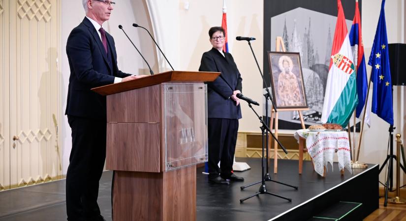 Soltész Miklós: mintaértékű a kapcsolat a szerbek és a magyarok között