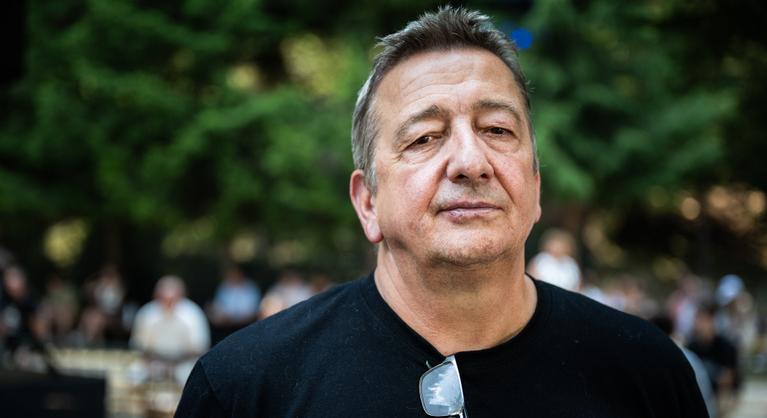 Bayer Zsolt szerint sok romának jót tett volna, ha bűnözés helyett szart pucolnak a vonaton
