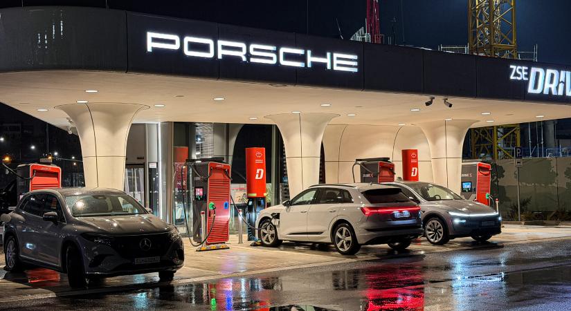 Sci-fi: tető és mosdó a töltőállomáson