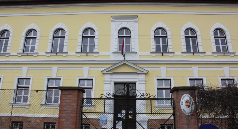 TBC-s a Szent István Általános Iskola egyik dolgozója