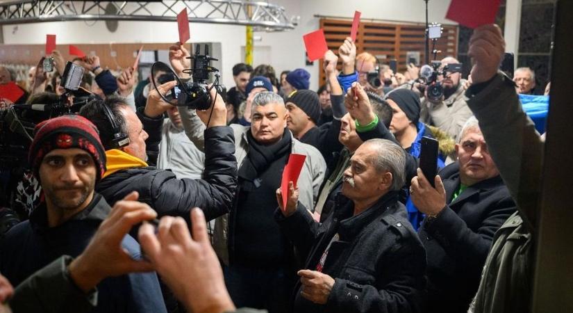 Orbán Viktor: a tiszások fizetett bűnbandákat küldenek fideszes fórumokra (videó)