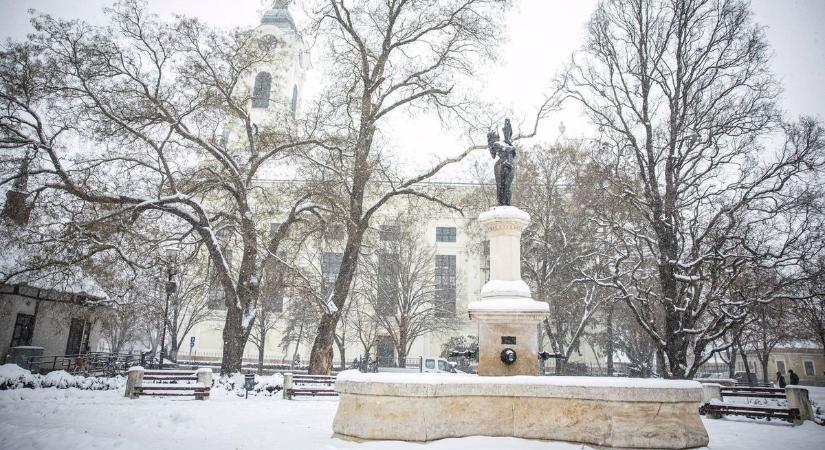 Havazik Lőrinciben, visszatért a téli hangulat a városba  videó