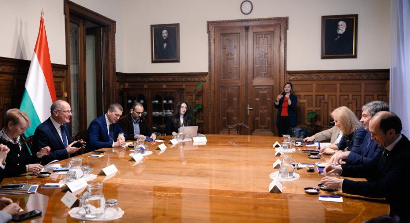 Navracsics Tibor szerint a szolidaritási hozzájárulások olyan települések fejlesztését is lehetővé teszik, amelyek nem is álmodtak róla