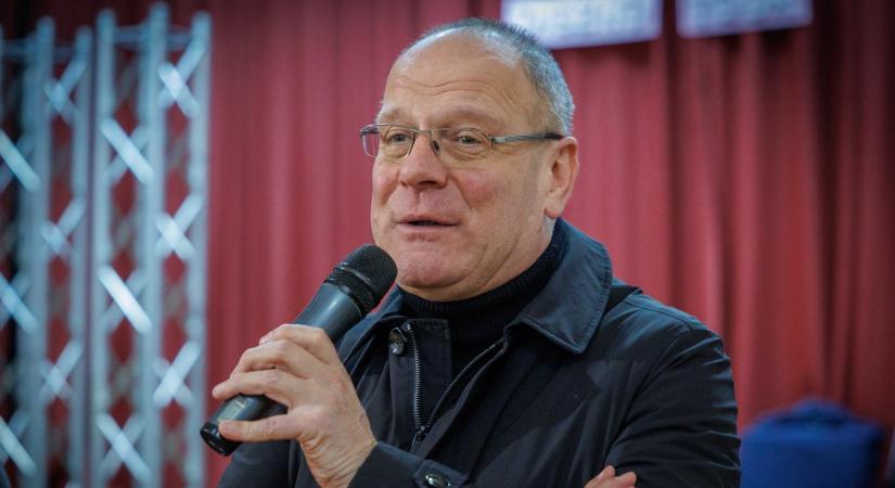 Beállt a Lázár Jánost védők sorába a fejlesztési miniszter is