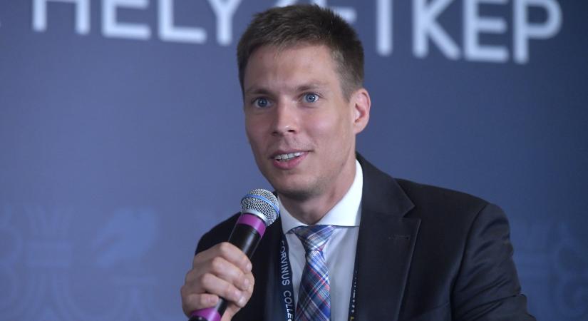 Hortay Olivér: egy V4-egység mentén kialakuló koalíció törölheti el a brüsszeli karbonadót és annak kiterjesztését