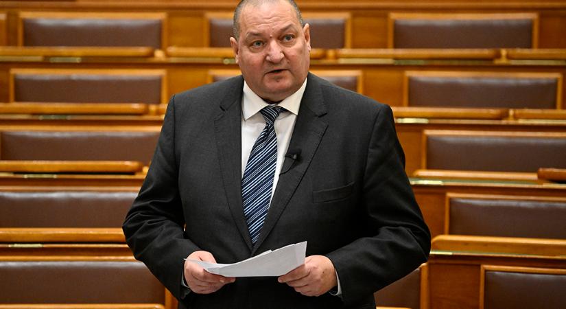 Németh Szilárd: a nemzeti petícióval a rezsicsökkentést is védjük