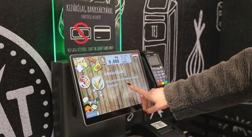 Az eper ízetlen, a borravaló sorsa pedig bizonytalan – ezeket írták nekünk olvasóink