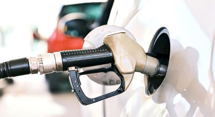 553 forintos benzin és 570 forintos gázolaj: megérkeztek a keddi üzemanyagárak, mutatjuk a részleteket