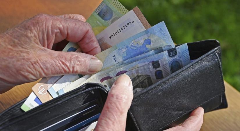 Javult a helyzet, de még mindig rengeteg magyar fél attól, hogy rosszabb lesz egy év múlva az anyagi helyzete