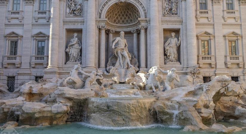 Fizetőssé vált a Trevi-kút, már több ezren váltottak jegyet