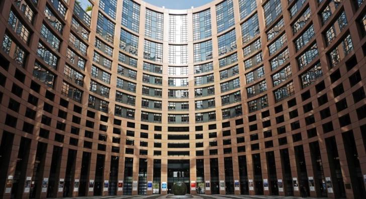 A terrorpolitizálástól sem riad vissza a brüsszeli kompánia