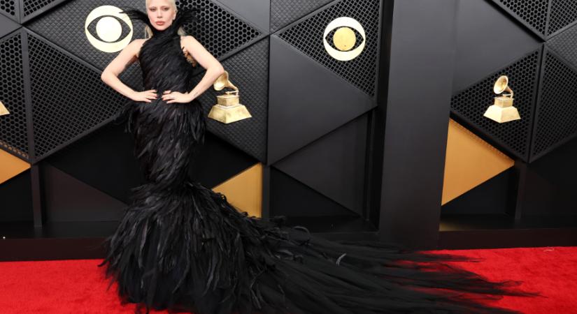 Tollak, dráma, magabiztosság – ilyen volt Lady Gaga Grammy-szettje
