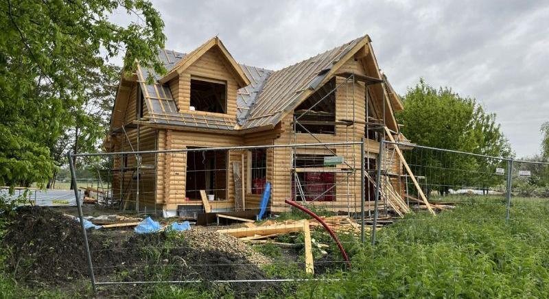 Eltűnt Matolcsy Ádám illegális nyugdíjasháza