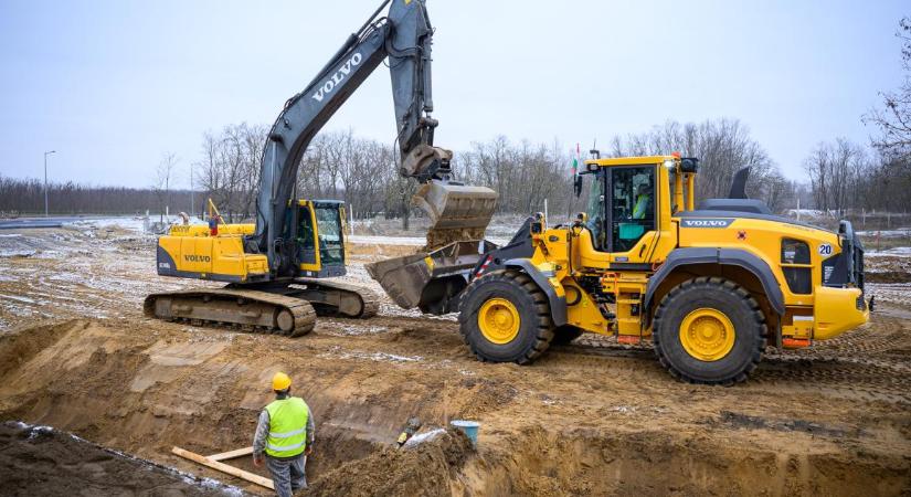 Megkezdődött a debreceni keleti belső közlekedési folyosó első nagy csomópontjának építése – fotókkal