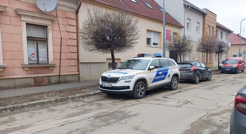 Rosszullét miatt vonultak mentők, rendőrök, tűzoltók Szombathelyen