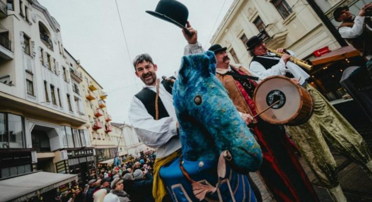 Itt egy újfajta útlevél, ami csak Miskolcon érvényes