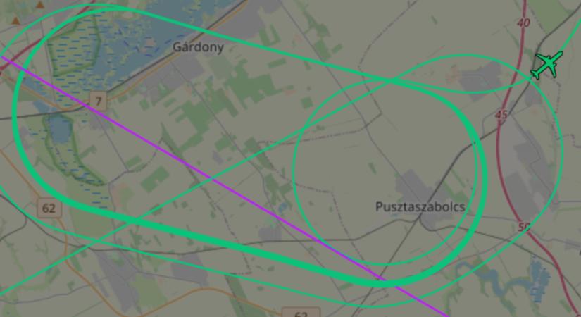 Majdnem egy teljes órát körözött a WizzAir egyik utasszállítógépe a Velencei-tó fölött