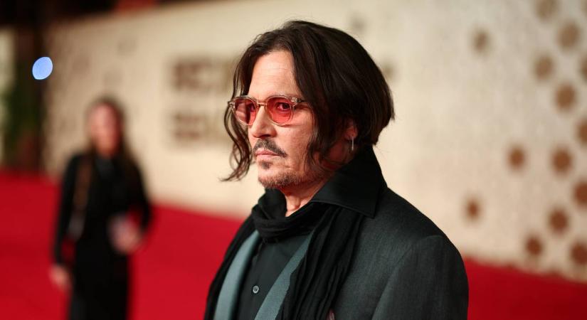Johnny Depp durva átalakuláson ment keresztül: rá sem lehet ismerni a színészre