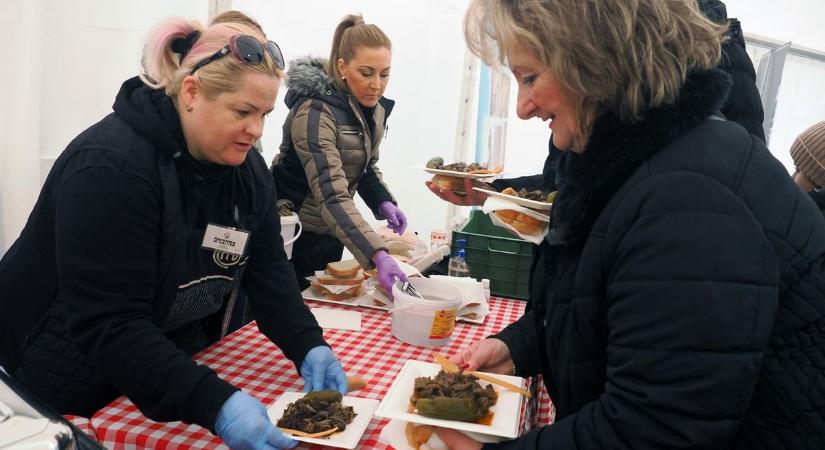 Jó célra gyűjtöttek a balatonkenesei disznótoron (galéria  videó)