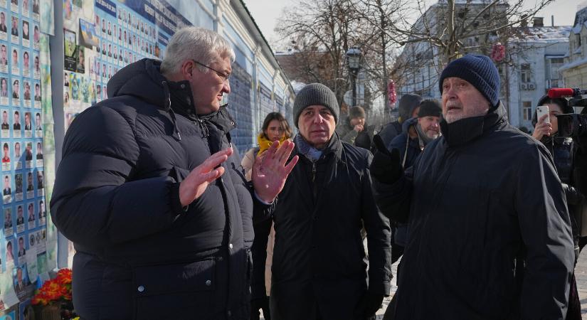 Az ukrán külügyminiszter EBESZ-vezetőkkel tárgyalt a szervezet szerepéről a békefolyamatban