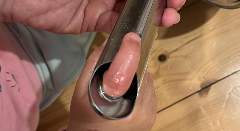 Ez a kislány most biztos másként tekint a serpenyőkre