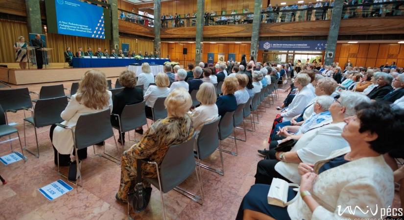 Már lehet jelentkezni a PTE Jubileumi díszoklevél-átadójára