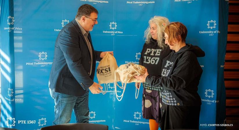 A Pinkbálnák útnak indultak, hogy meghódítsák Afrikát!