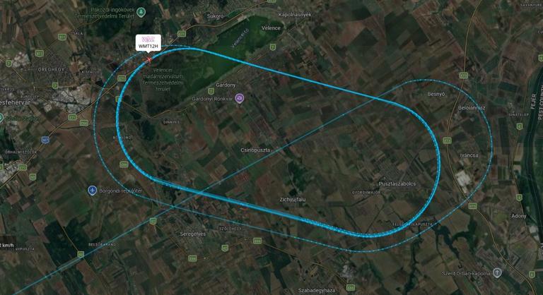 Csaknem egy órán át körözött egy Wizz Air-gép a Velencei-tó felett