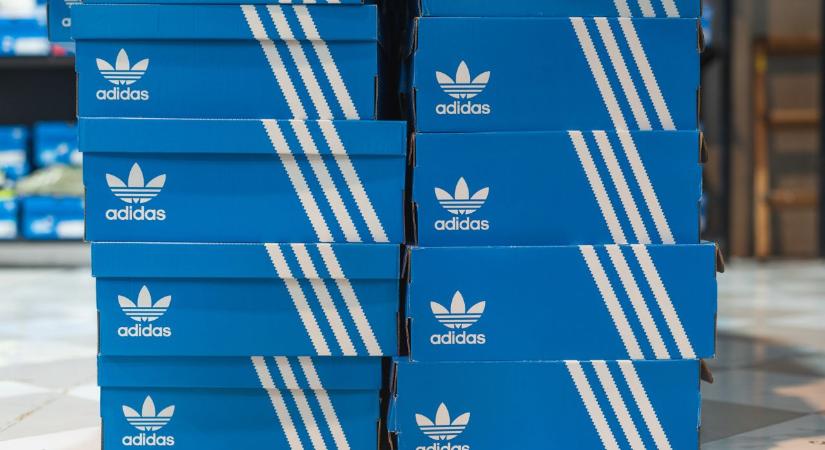 Megőrülnek a vásárlók az Adidas Valentin-napi csukáiért
