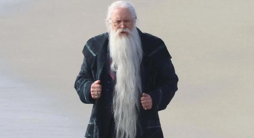 „Ironikusak és megmagyarázhatatlanok”– mondta az új Dumbledore J. K. Rowling transz nézeteiről