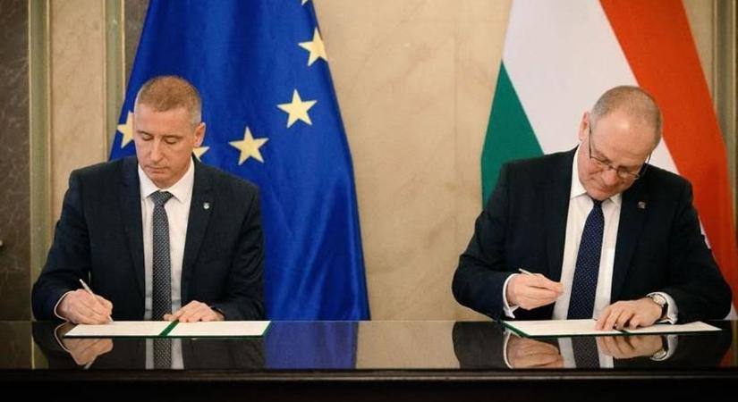 Navracsics Tibor és Nemény András aláírták a megállapodást: 700 millió forintot kap Szombathely