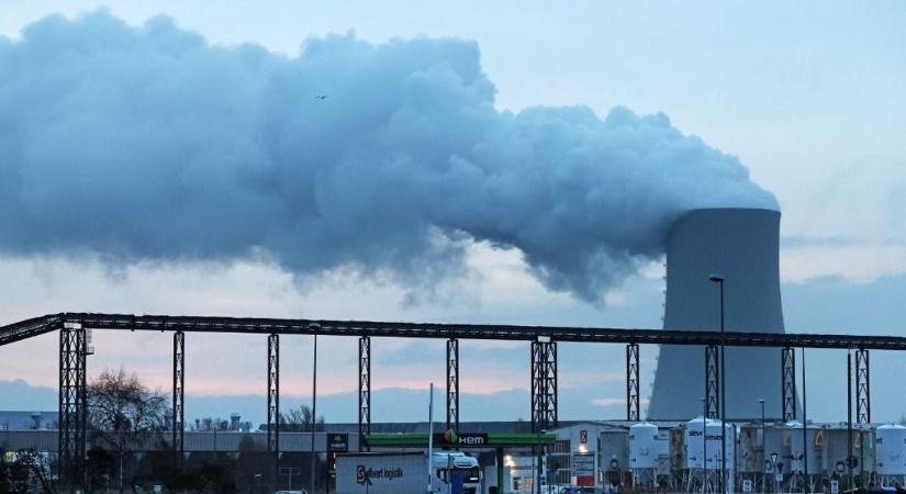 Megérkezett a német ajándék, már Közép-Európában is elbocsátanak, de van remény