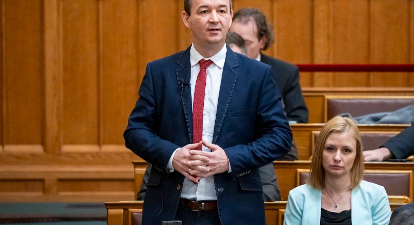 Apáti István: A nyomorúságos baloldal utolsó reménye egy ingyenélő fideszes