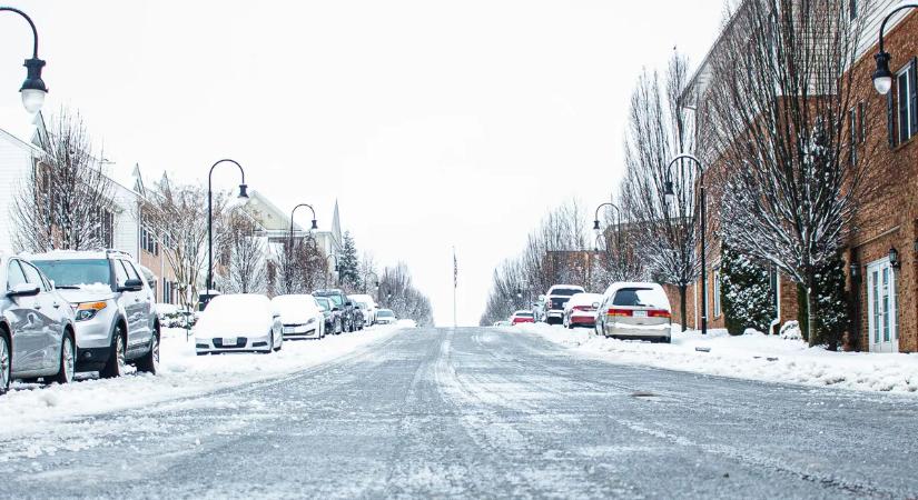 Veszélyes időjárás közeleg: ónos eső és havazás várható keddig
