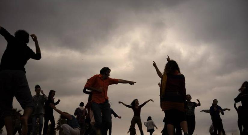 Tömegek táncolták halálra magukat: végzetes járvány söpört végig a városon